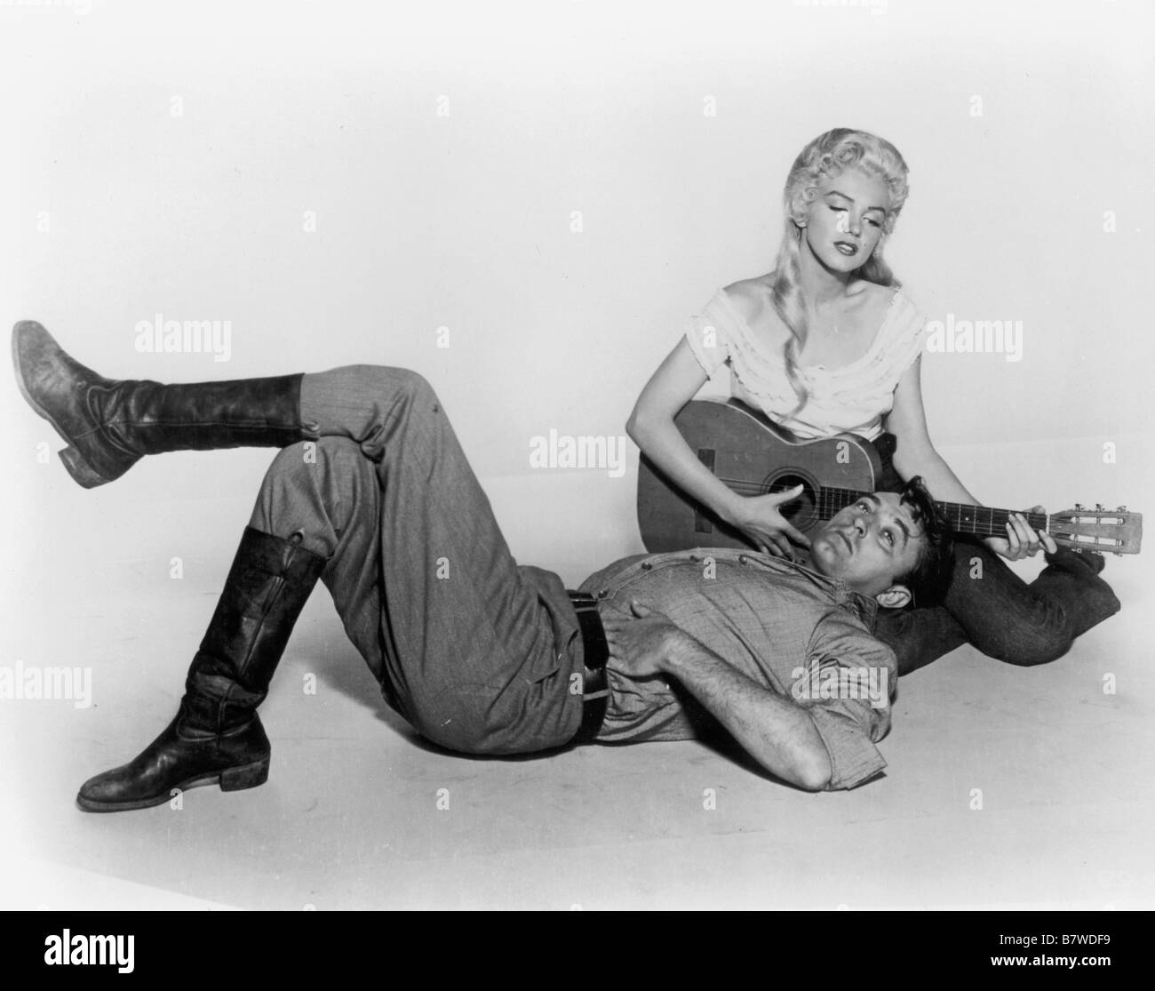 Rivière sans retour Année : 1954 USA Marilyn Monroe, Robert Mitchum  Réalisateur : Otto Preminger Photo Stock - Alamy