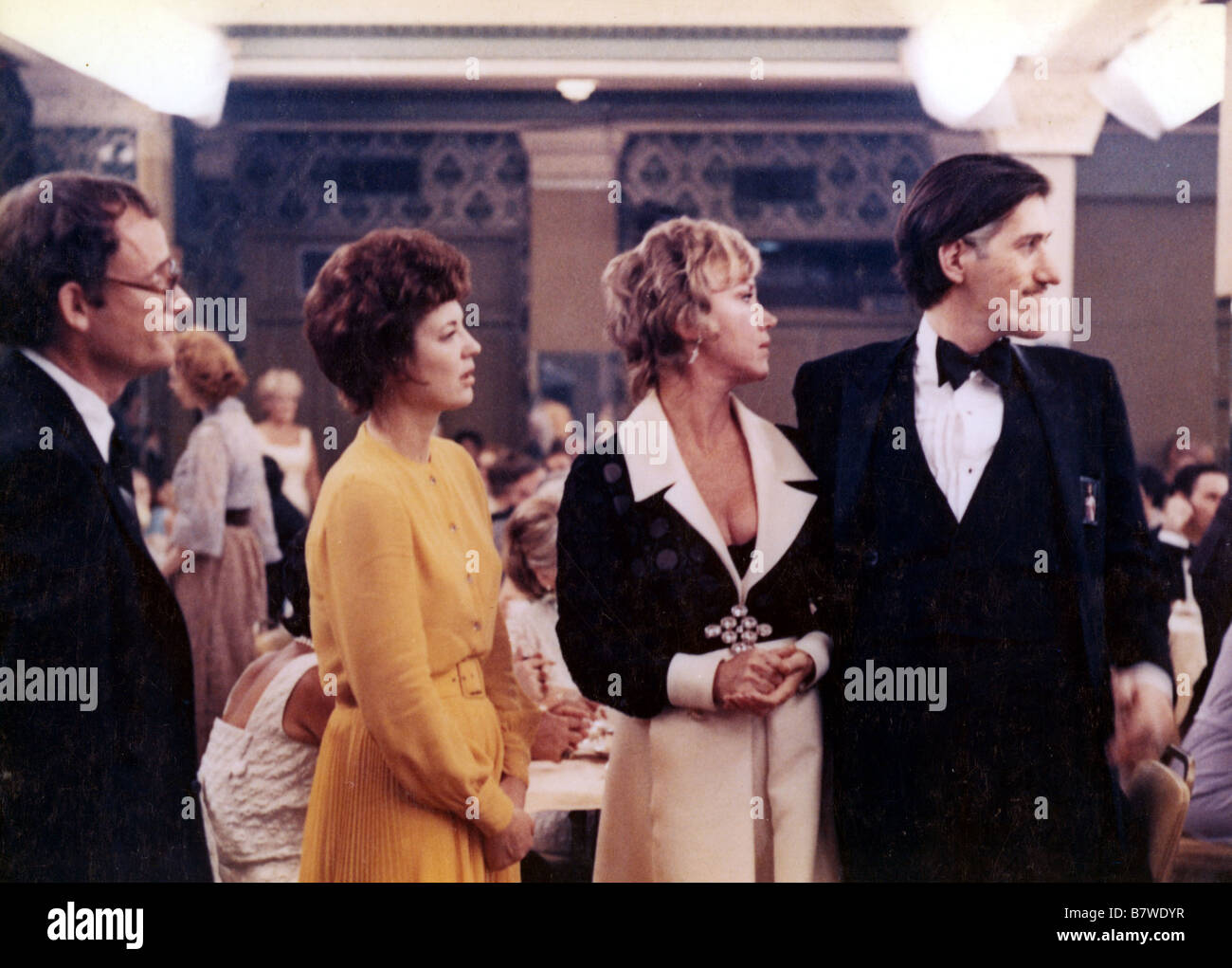 Décoller Année : 1971 USA Réalisateur : Milos Forman Lynn Carlin, Buck Henry, Audra Lindley, Paul Benoît Banque D'Images