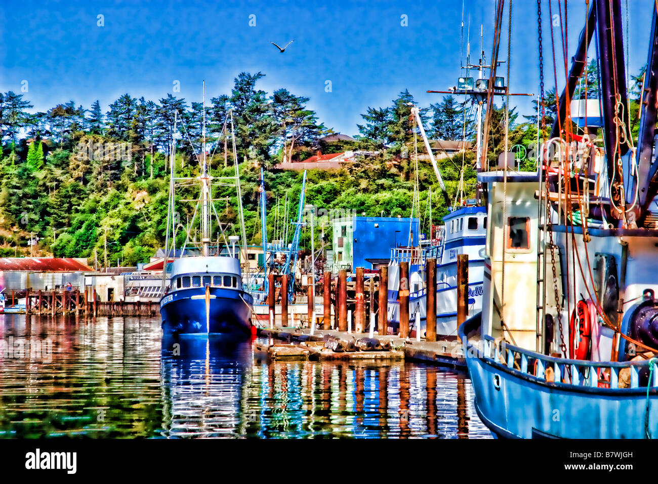Photo illustration effet pictural de bateaux de pêche sur la côte de l'Oregon. Banque D'Images