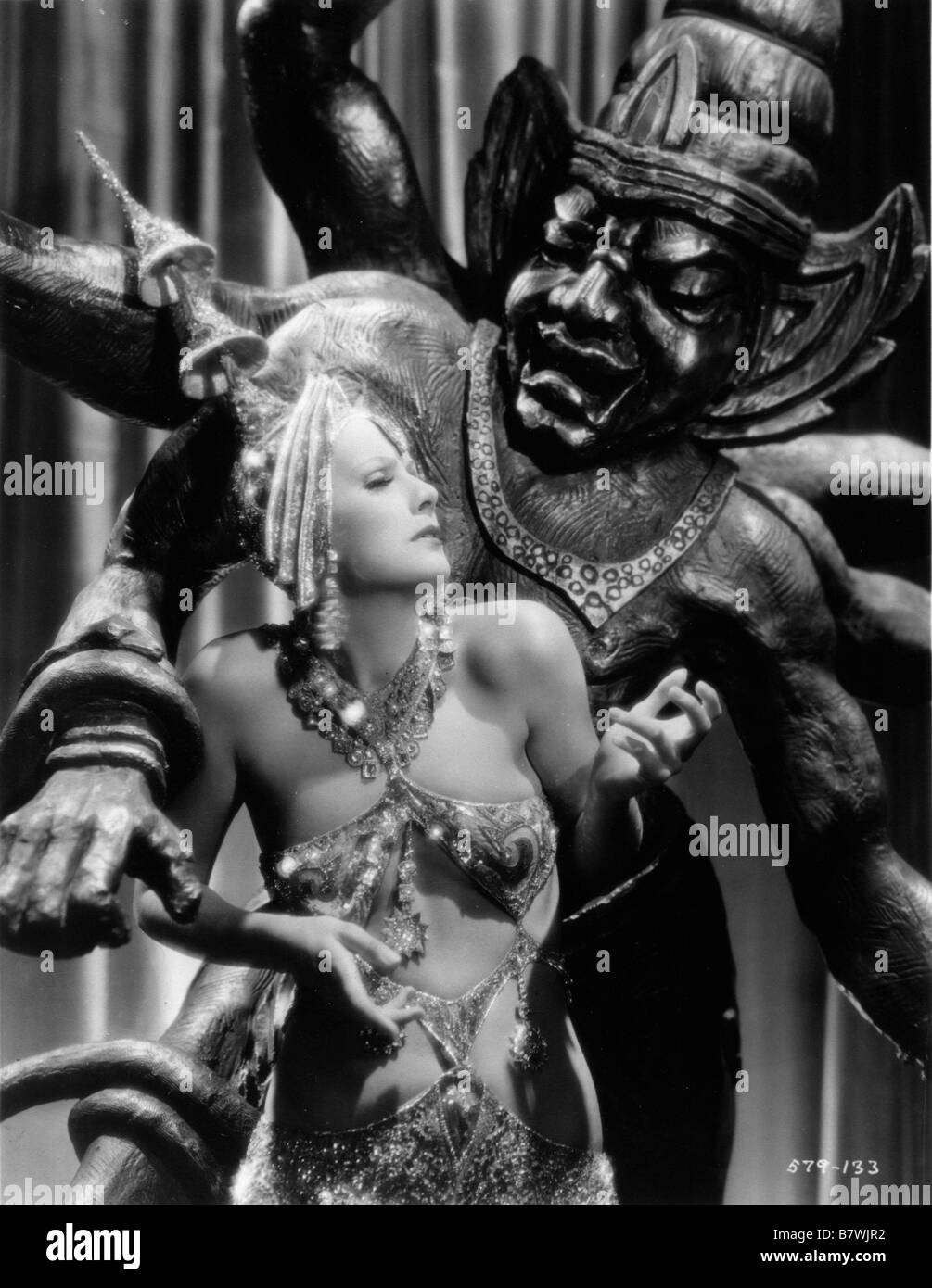 Mata Hari Année : 1931 USA Réalisation : GEORGE Fitzmaurice écrit Benjamin Glazer andLeo Birinsky Greta Garbo Banque D'Images
