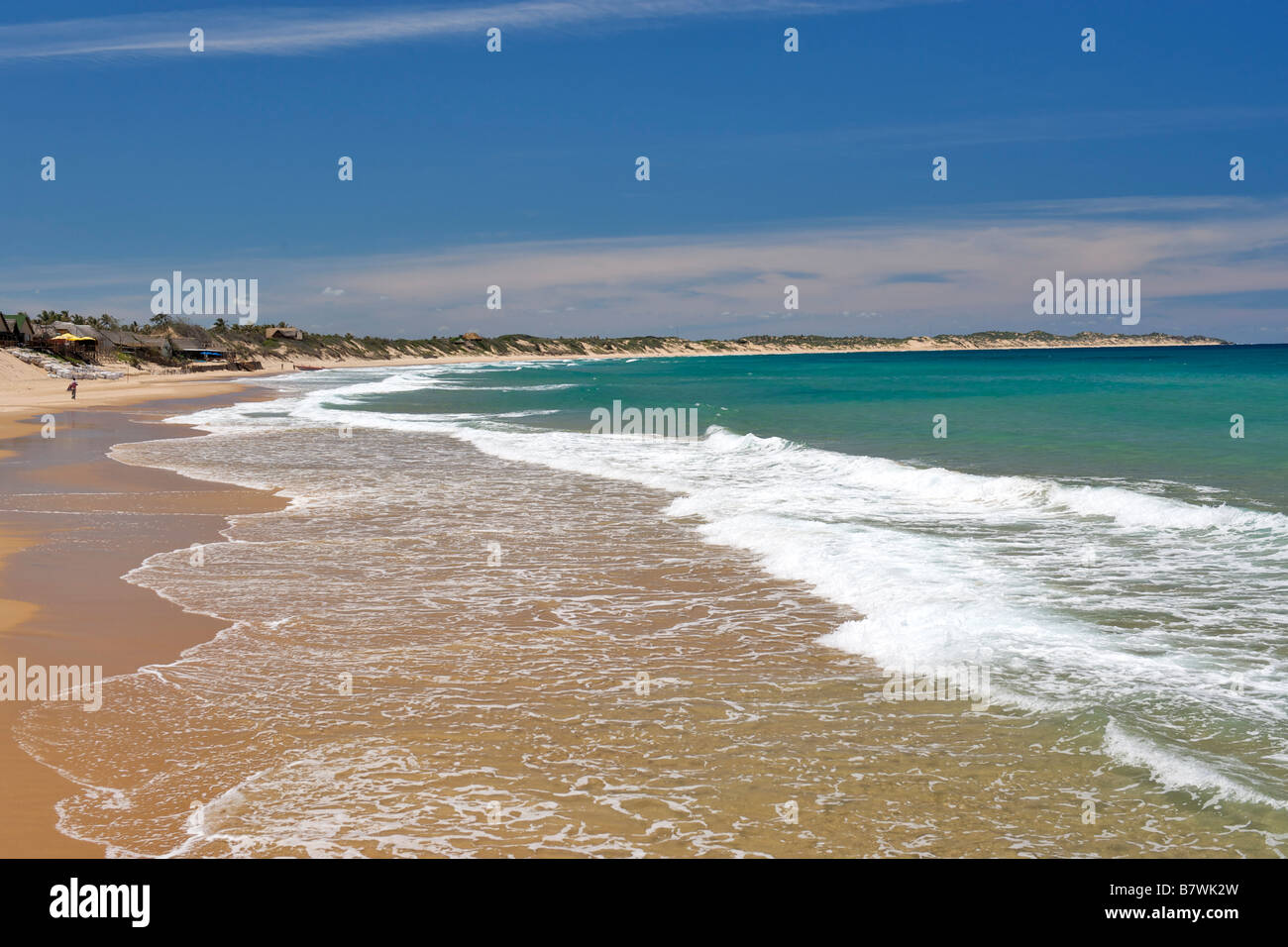 Vue sur la plage et l'autre à Tofo au sud du Mozambique. Banque D'Images