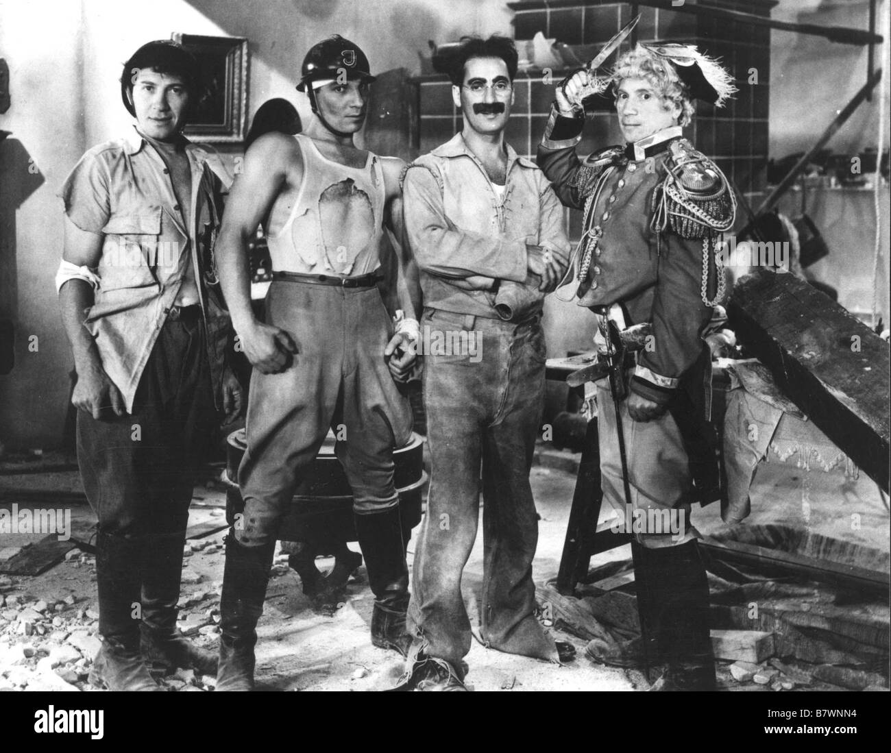 Le duck Soup Année : 1933 USA Groucho Marx, Harpo Marx, Saint Michel Marx, Chico Marx Directeur : Leo McCarey Banque D'Images