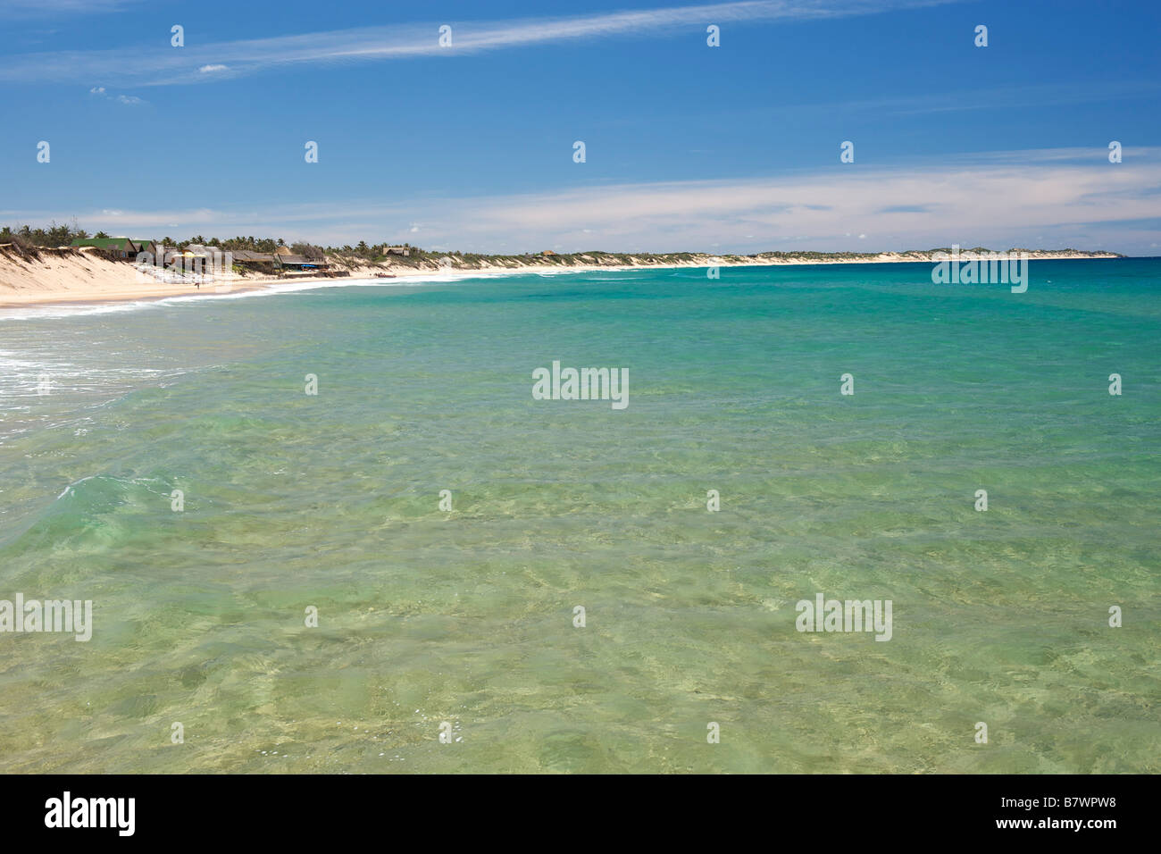 Vue sur la plage et l'autre à Tofo au sud du Mozambique. Banque D'Images