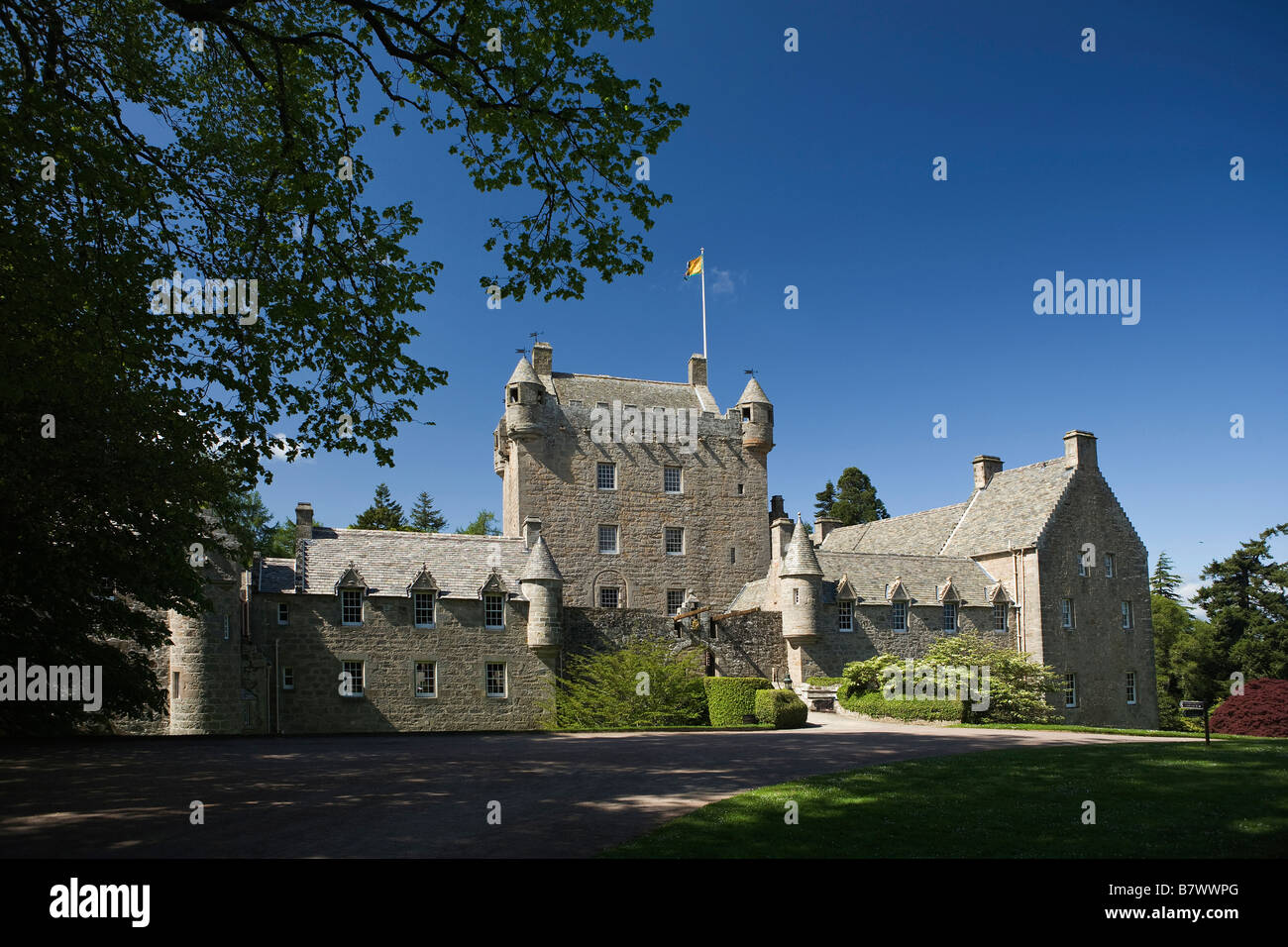 Le Château de Cawdor et jardins, Nairn, près d'Inverness, Écosse Banque D'Images Le Château de Cawdor et jardins, Nairn, près d'Inverness, Écosse Banque D'Images