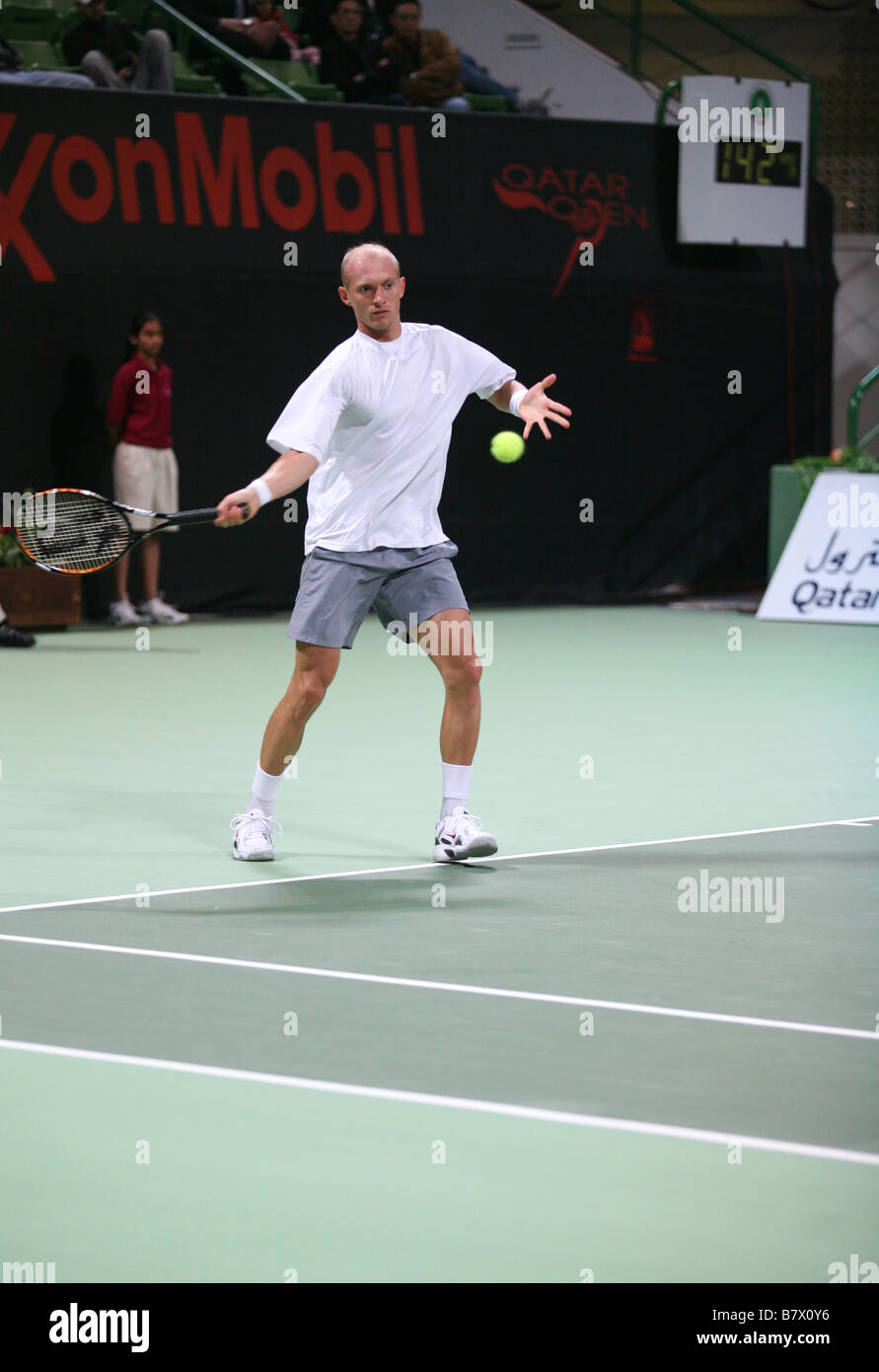 Star Russe Nikolai Davydenko jouer à Doha au Qatar le 5 janvier 2007 dans le Qatar ExxonMobil Open de tennis Banque D'Images