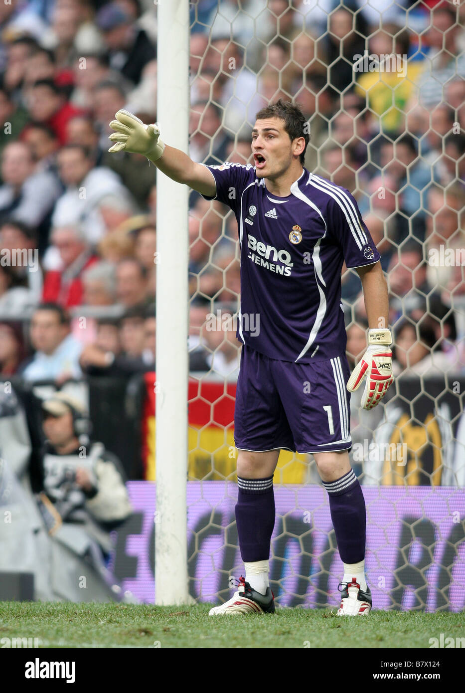 Iker Casillas, le gardien du Real Madrid, crie. Banque D'Images