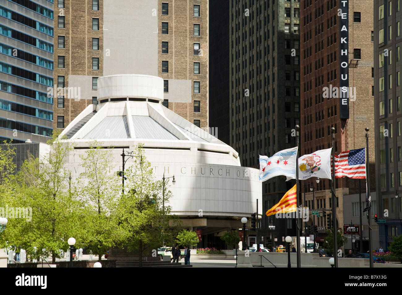 Chicago Illinois dix-septième Church of Christ Scientist sur Wacker Drive et Vietnam Veterans Memorial Park Area Banque D'Images