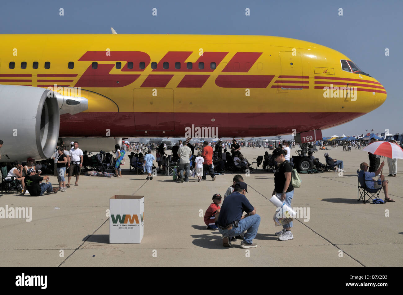 Un Boeing 767-281 de DHL offre ombre bienvenue Banque D'Images