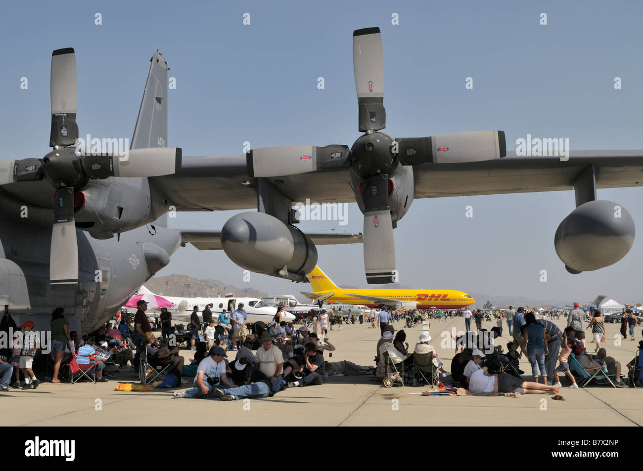 Moteurs et accessoires aile d'un Lockheed C-130 Hercules Banque D'Images