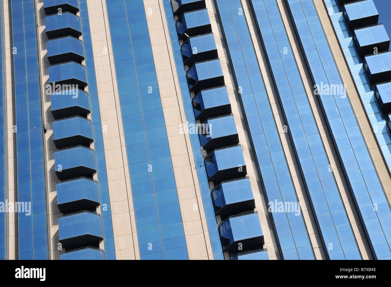 La façade de l'immeuble de bureaux moderne Banque D'Images