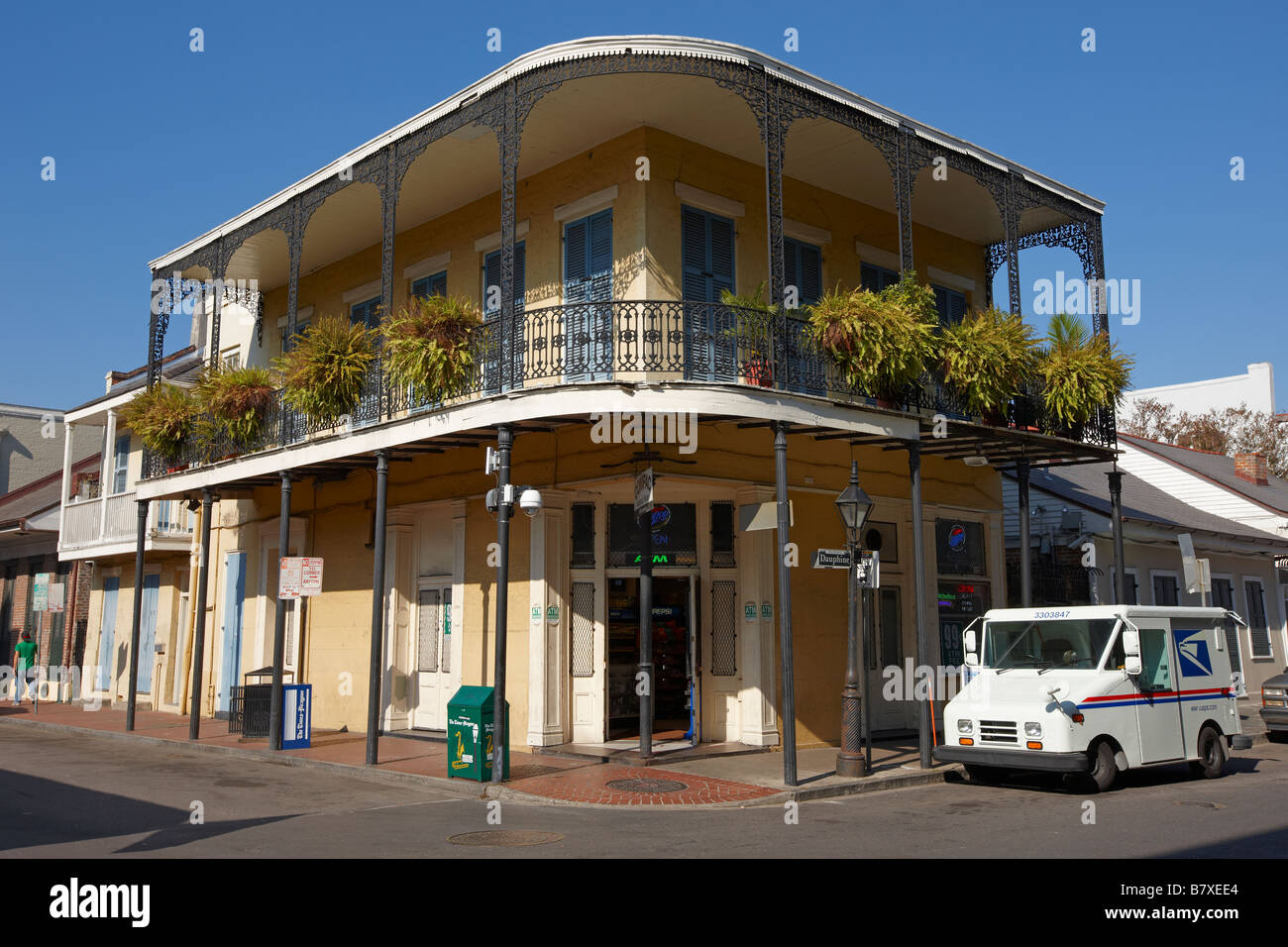 Ancienne maison d'habitation typique dans le quartier français de La Nouvelle-Orléans. Louisiane, Etats-Unis. Banque D'Images