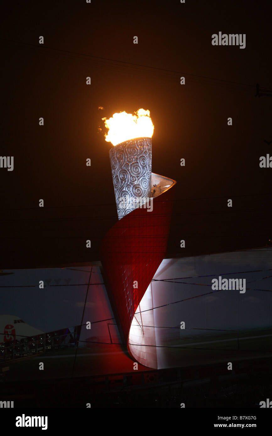 La flamme olympique le 24 août 2008 Cérémonie de Clôture Cérémonie de clôture pour les Jeux Olympiques de Beijing 2008 au Stade National à Beijing Chine Photo par Koji Aoki AFLO SPORT 0008 Banque D'Images