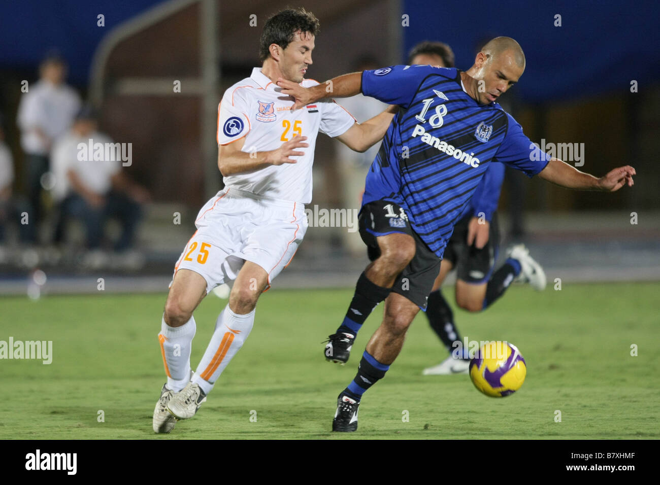 De gauche à droite Rémi Ismail Al Karama Roni Gamba 24 SEPTEMBRE 2008 Ligue des Champions de l'AFC de Football 2008 entre Gamba Osaka 20 Al Karama Banque D'Images