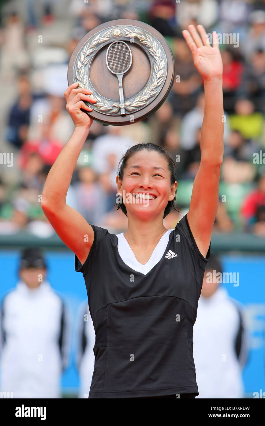 Kimiko Date Krumm JPN 15 NOVEMBRE 2008 Tennis elle célèbre la victoire de gain au cours de l'NIKKE Tous les Championnats de Tennis Japon Womens 83e cérémonie de remise de la médaille unique au Colisée Ariake à Tokyo Japon Photo de Yusuke Nakanishi AFLO SPORT 1090 Banque D'Images