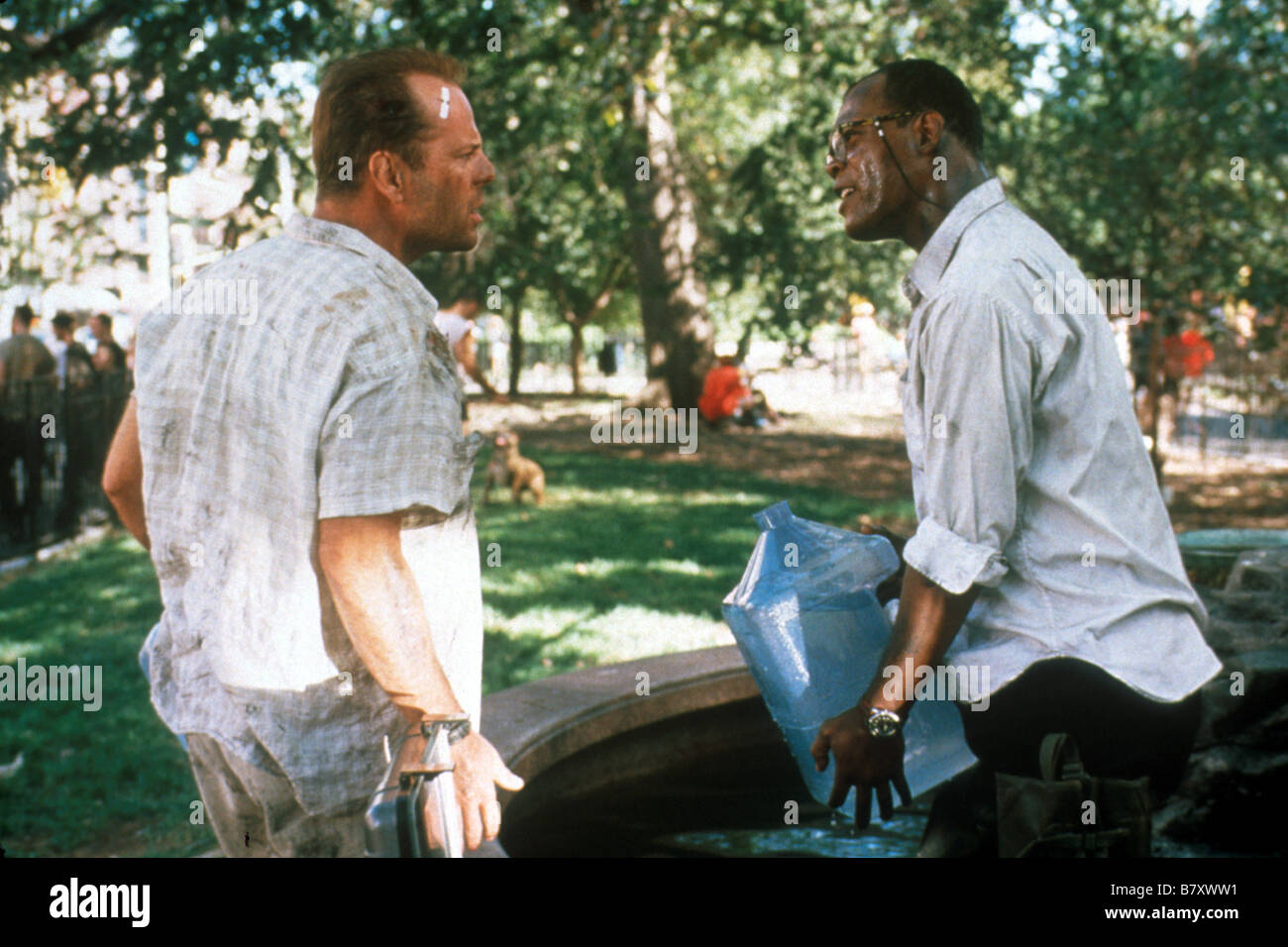 Die Hard : with a Vengeance Année : 1995 Réalisateur : John McTiernan USA Samuel L. Jackson, Bruce Willis Banque D'Images