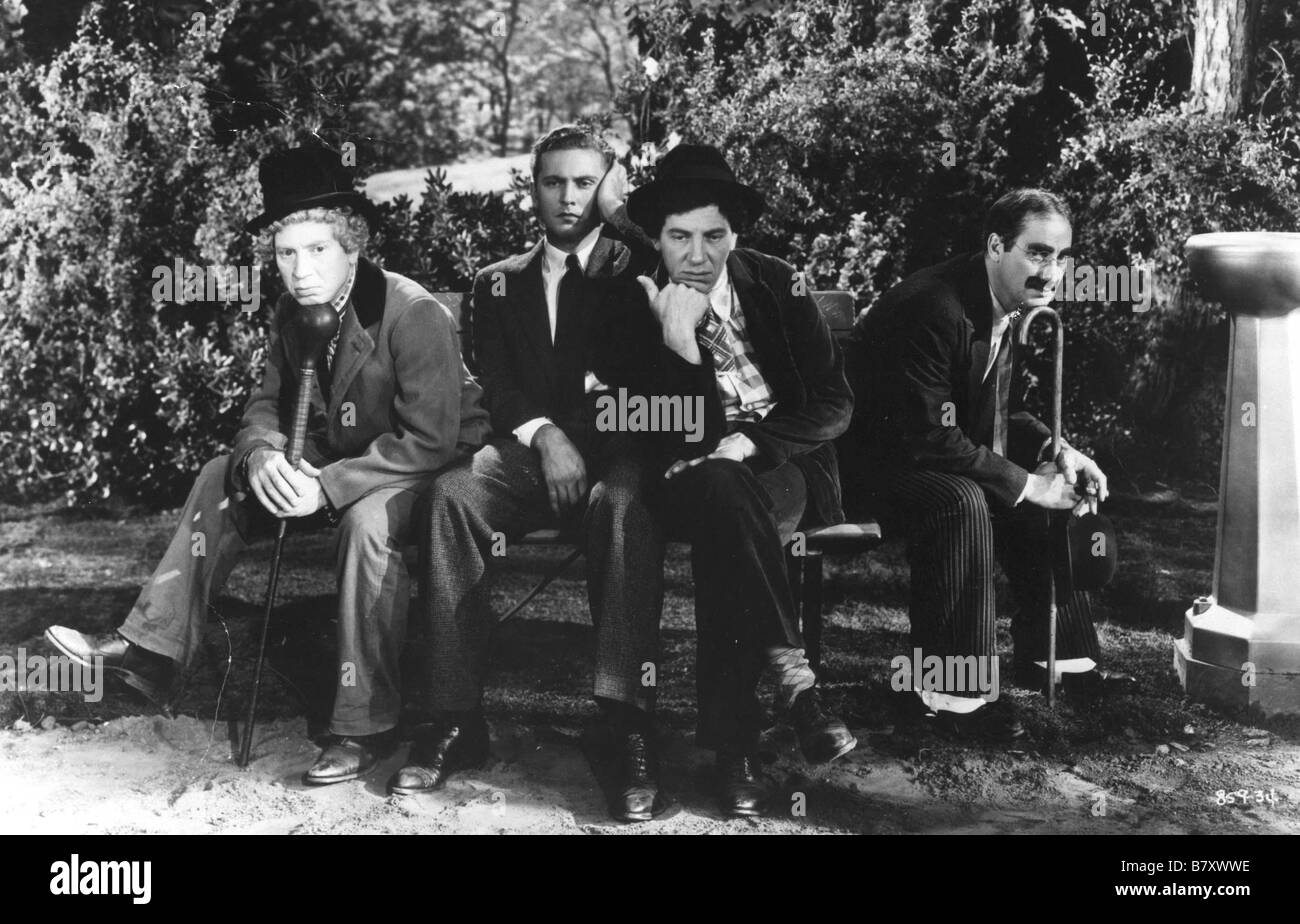 A Night at the Opera Année : 1935 USA Groucho Marx, Chico Marx, Harpo Marx Réalisateur : Sam Wood Banque D'Images