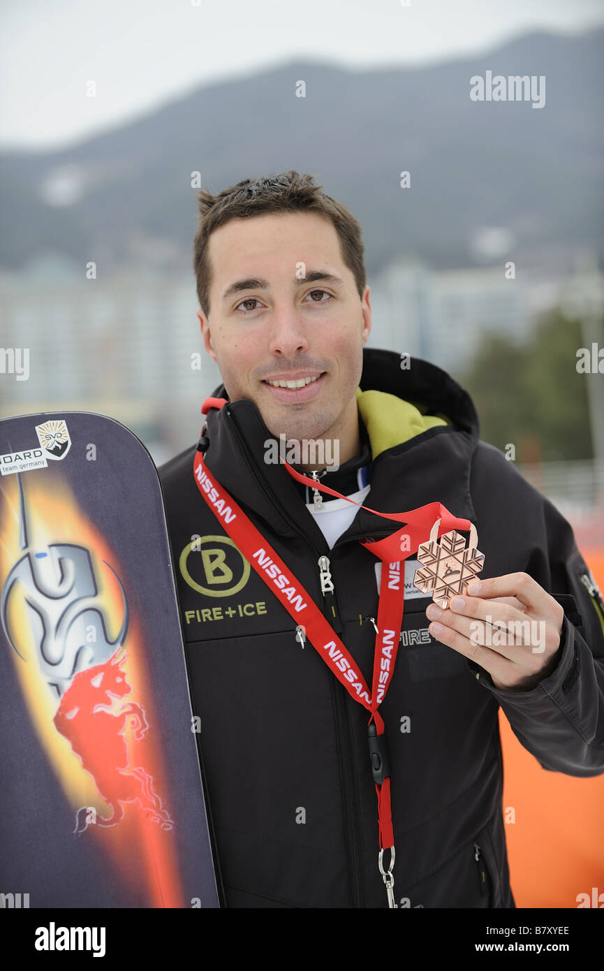 Patrick Bussler GER 21 janvier 2009 Snowboard bronze Patrick Bussler d'Allemagne célèbre après le FIS Snowboard Banque D'Images