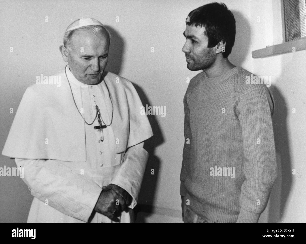 Jean-Paul II Pape Jean-Paul II Mehmet Ali Agca 27 Dec 1983 le Pape Jean Paul II rencontre Mehmet Ali Agca. Banque D'Images
