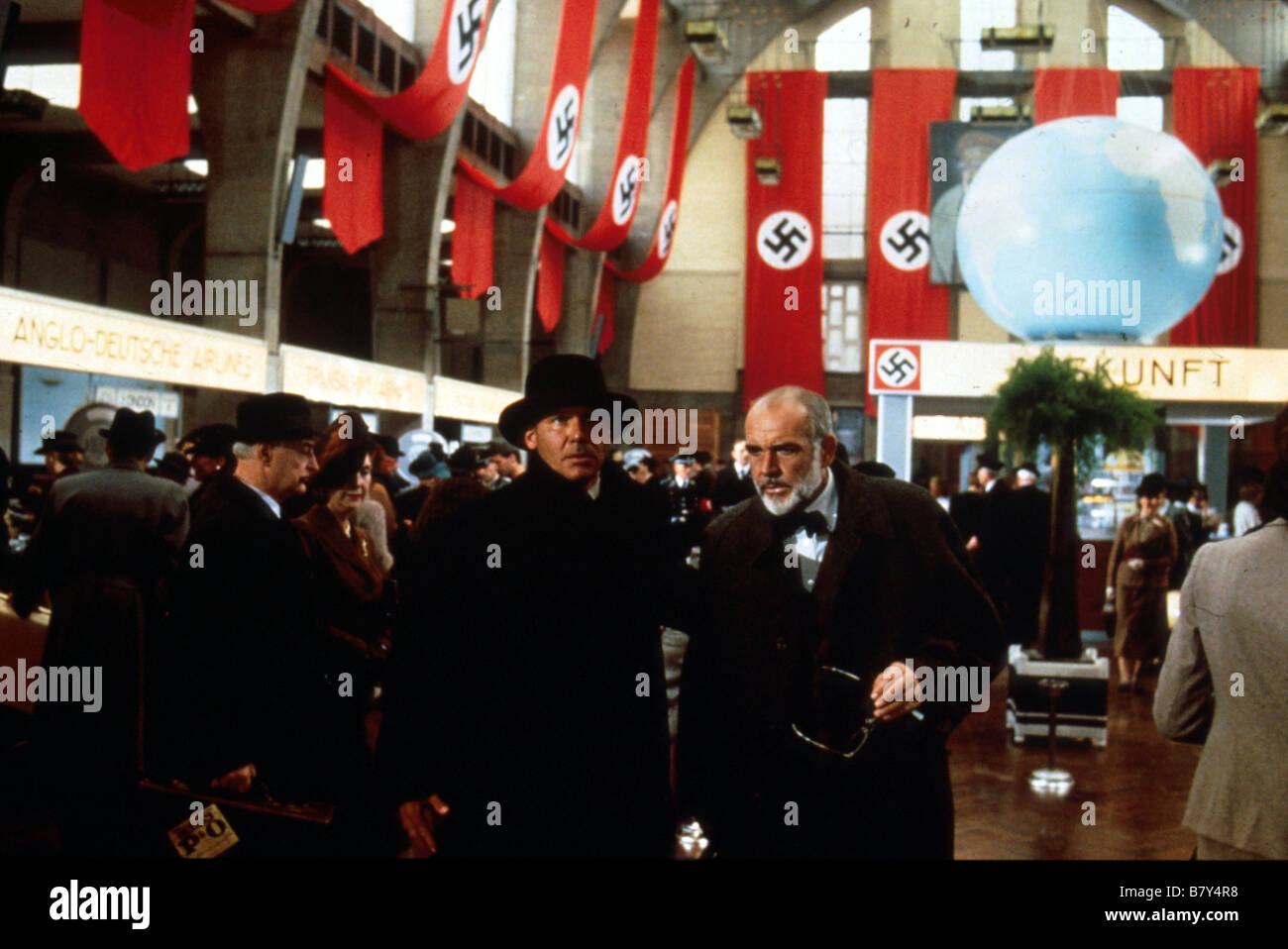 Indiana Jones et la Dernière Croisade Année : 1989 Harrison Ford, Sean Connery Réalisateur : Steven Spielberg Banque D'Images