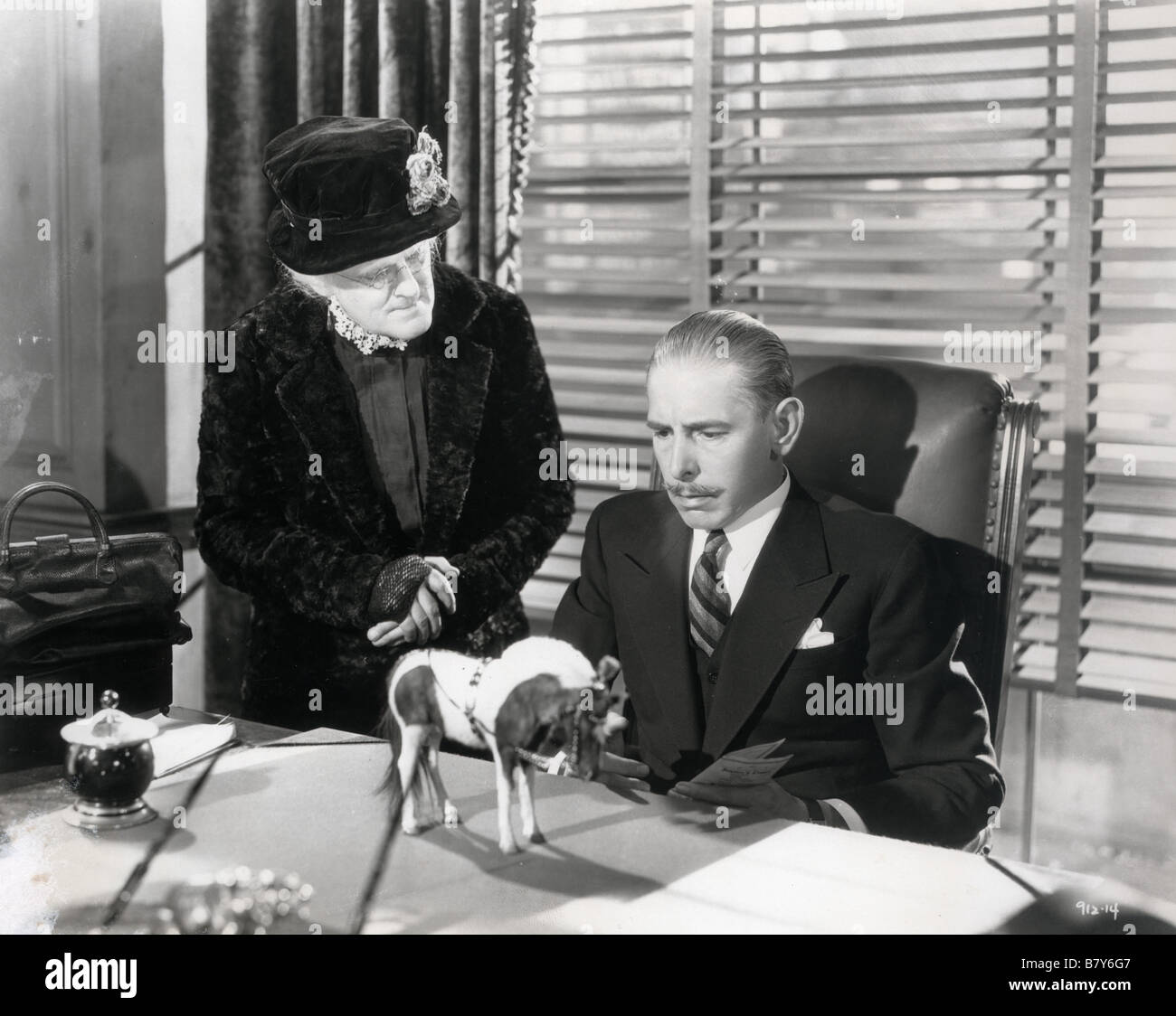 L'Année : 1936 Devil-Doll USA Lionel Barrymore , Directeur : Tod Browning Banque D'Images