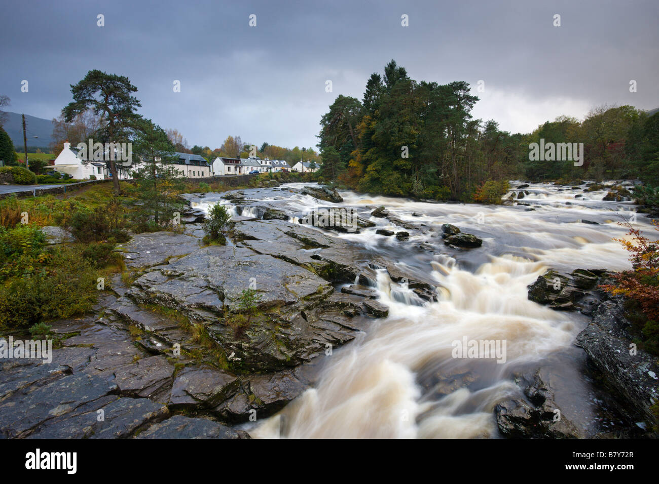 Les chutes de Dochart Highland Ecosse Banque D'Images