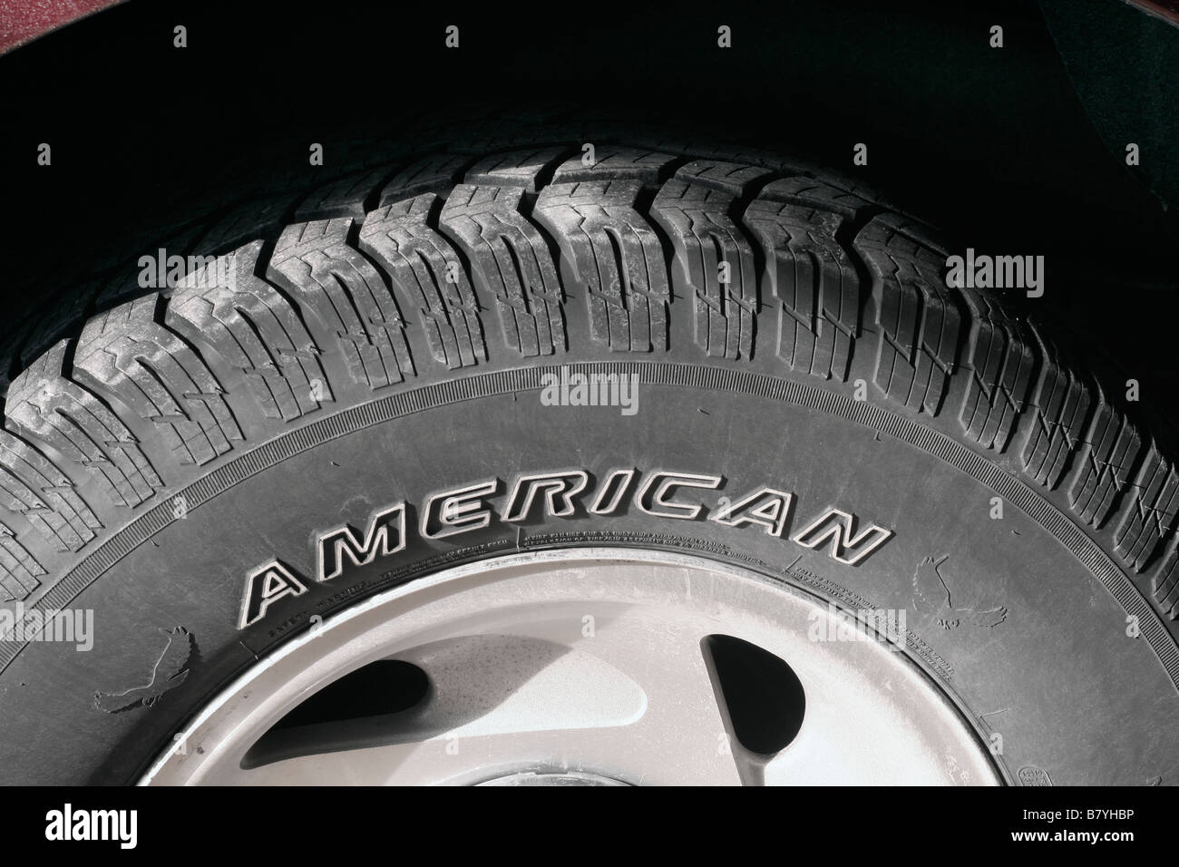 American tire sur un véhicule américain Banque D'Images