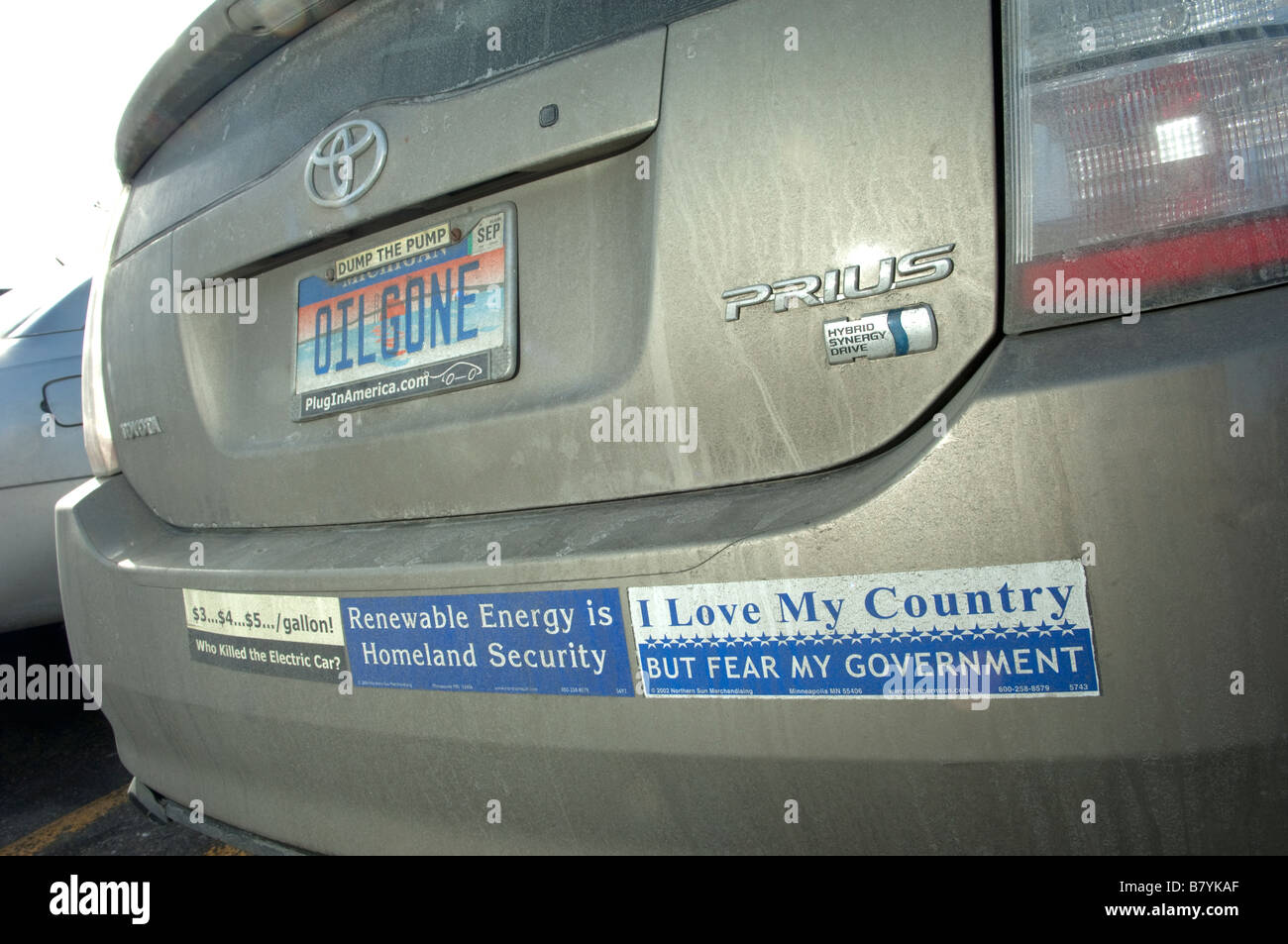 Toyota Prius avec des autocollants de pare-chocs liés à l'énergie et de la plaque Banque D'Images