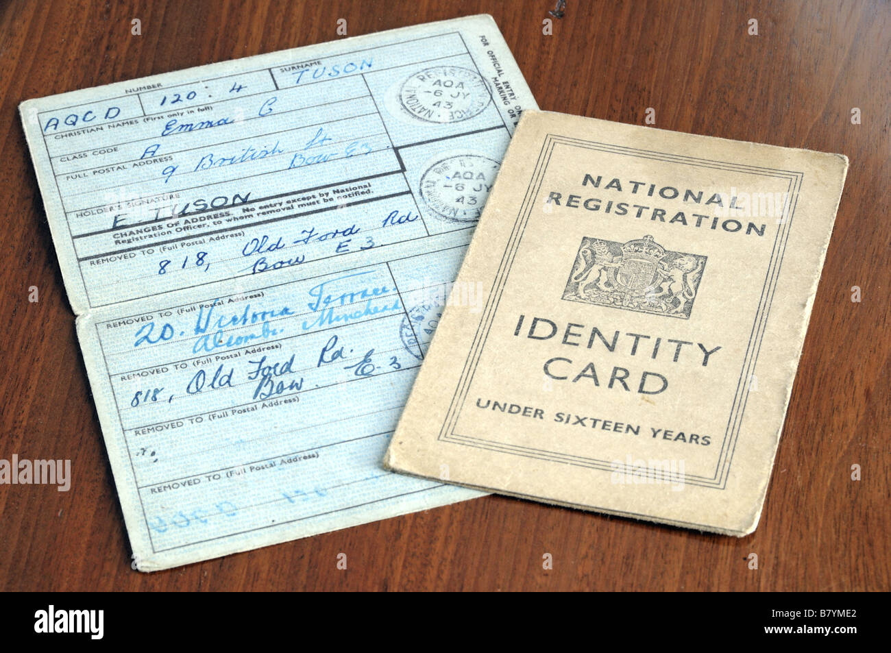 Carte D Identité Anglaise à Compléter Carte d'identité britannique Banque de photographies et d'images à haute  résolution - Alamy