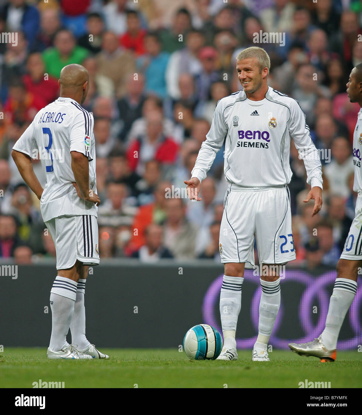 David Beckham un Roberto Carlos lors d'un match du Real Madrid Football Club Banque D'Images