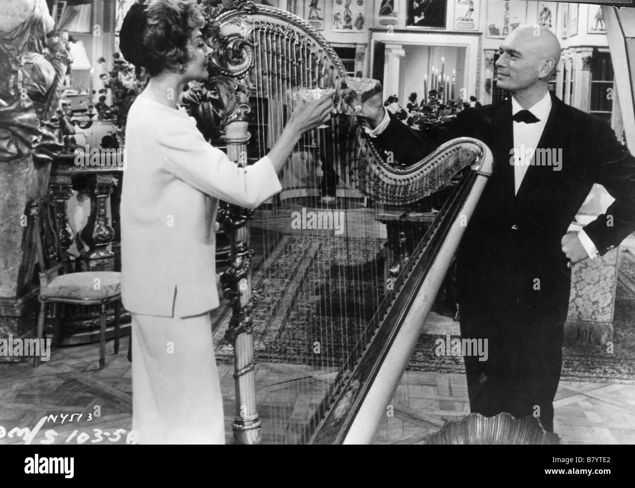 Une fois de plus, avec sensation ! Année : 1960 USA Yul Brynner , Kay Kendall Directeur : Stanley Donen Banque D'Images