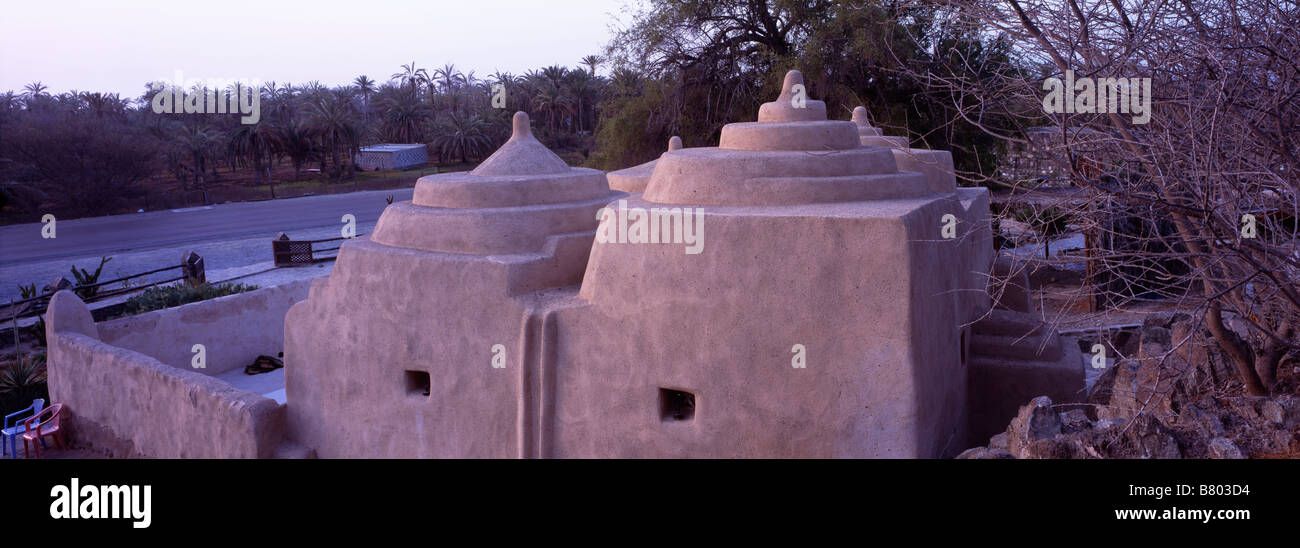 Vue panoramique sur la mosquée Al Bidya (aussi appelée mosquée ottomane) près de la ville de Dibba, Fujairah, Émirats arabes unis. Banque D'Images