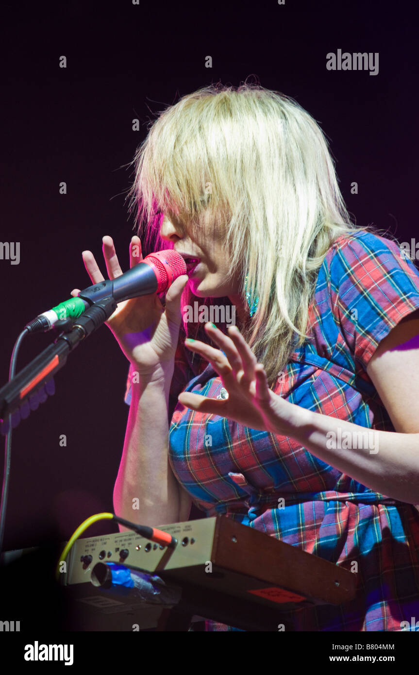 Les Ting Tings sur scène lors de la lecture du Festival 2008 Banque D'Images