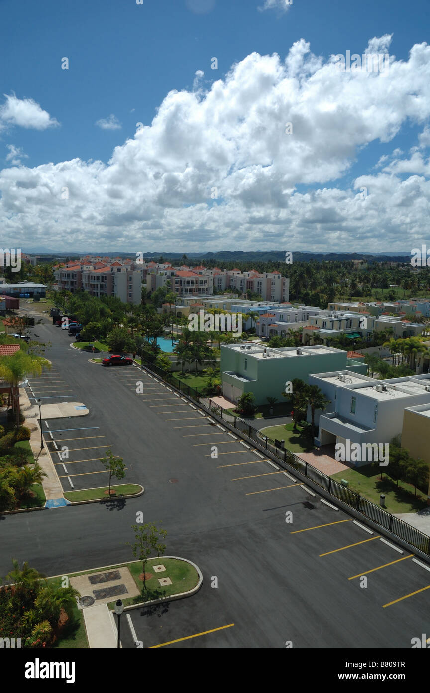 Photo verticale de la copropriété dans Dorado, Puerto Rico Banque D'Images
