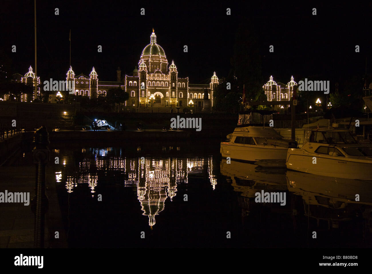 Les grands voiliers remplissent le port au coucher du soleil pendant le Tall Ships Festival à Victoria en Colombie-Britannique Banque D'Images Les grands voiliers remplissent le port au coucher du soleil pendant le Tall Ships Festival à Victoria en Colombie-Britannique Banque D'Images