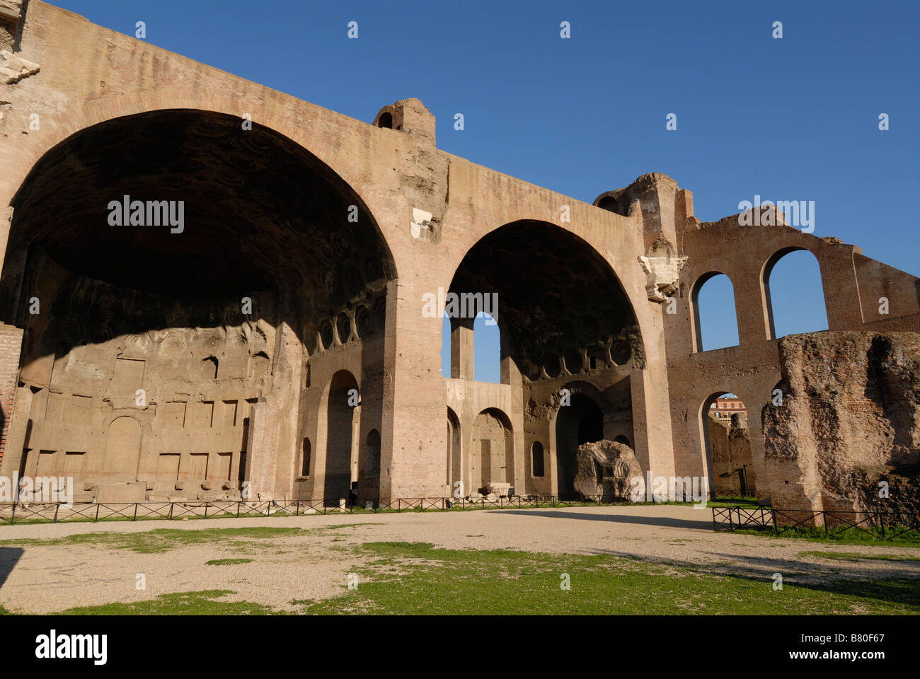 Rome Italie reste de la basilique de Constantin Maxence dans le Forum Romain Banque D'Images
