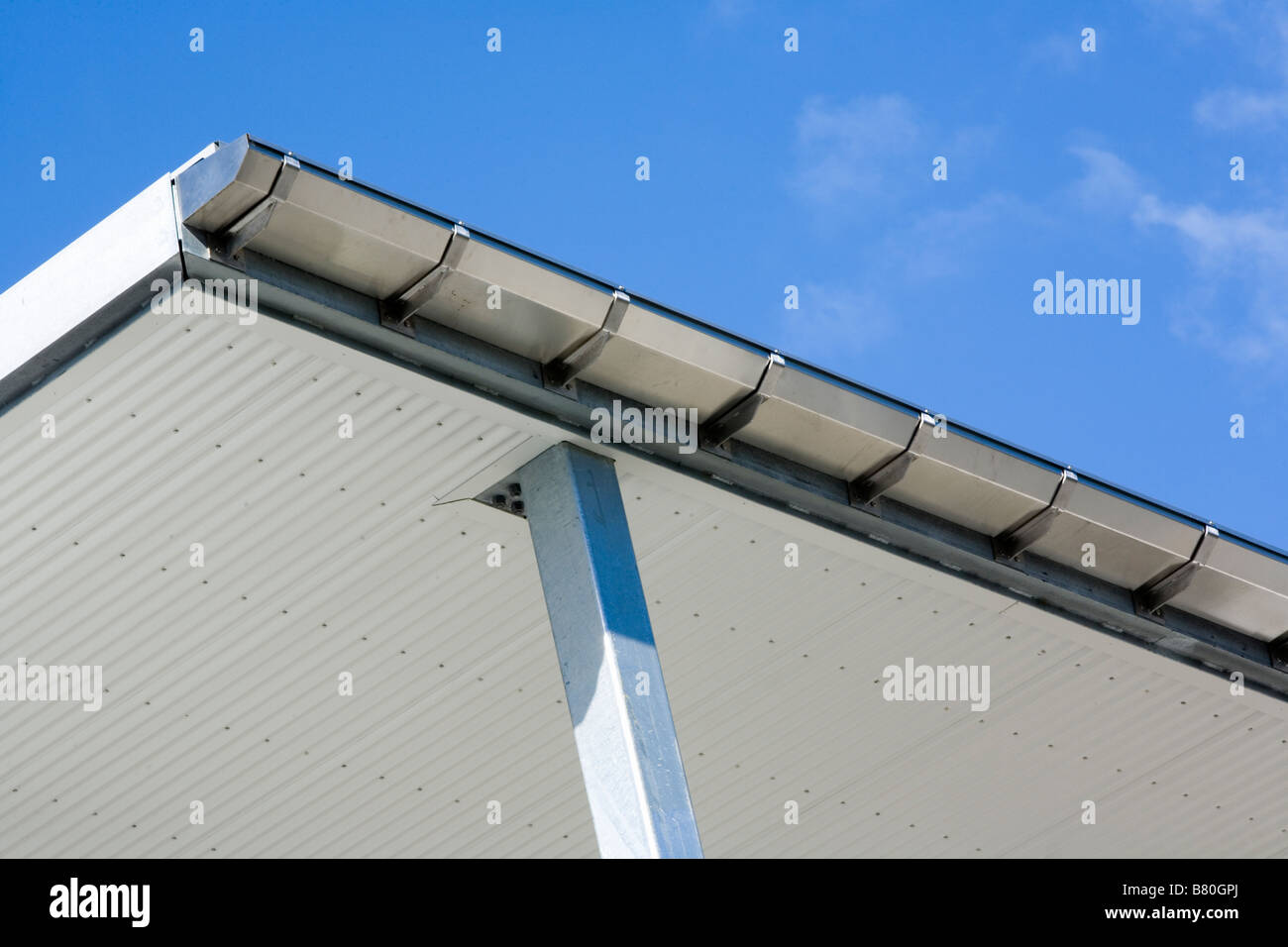 Gouttière de toit Banque D'Images