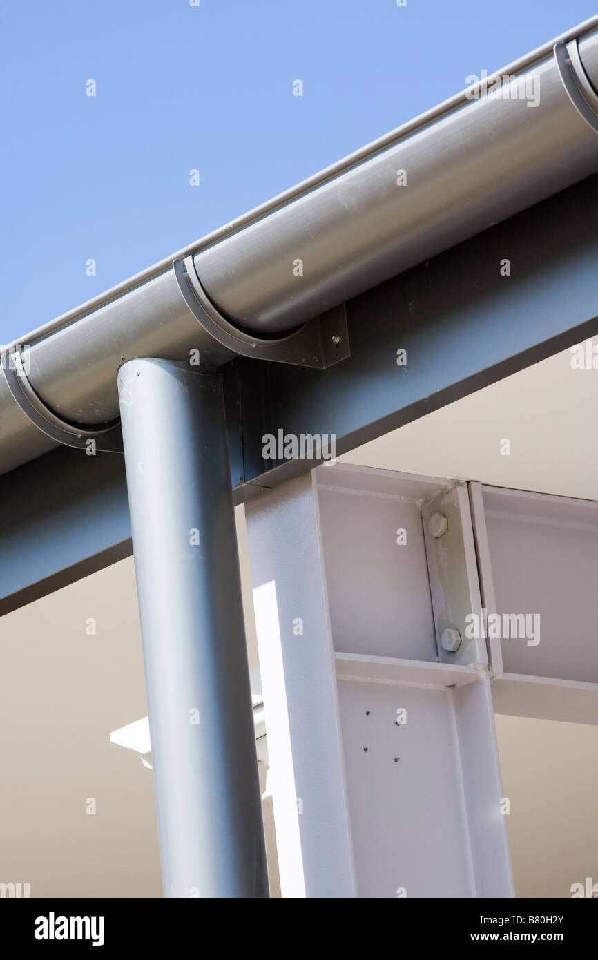 Gouttière de toit Banque D'Images