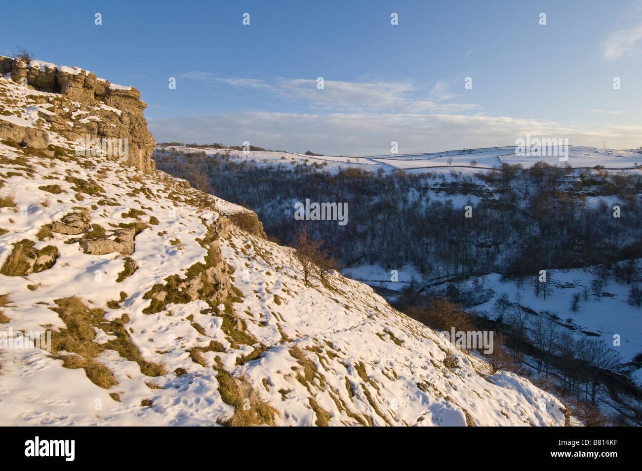 Neige de l'hiver, Lathkill Dale, Derbyshire Peak District, UK Banque D'Images