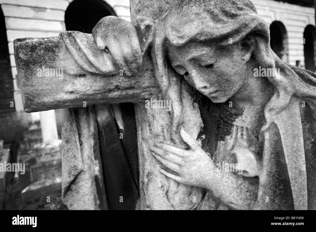 Statue de l'Ange, Brompton Cemetery, Londres, UK Banque D'Images