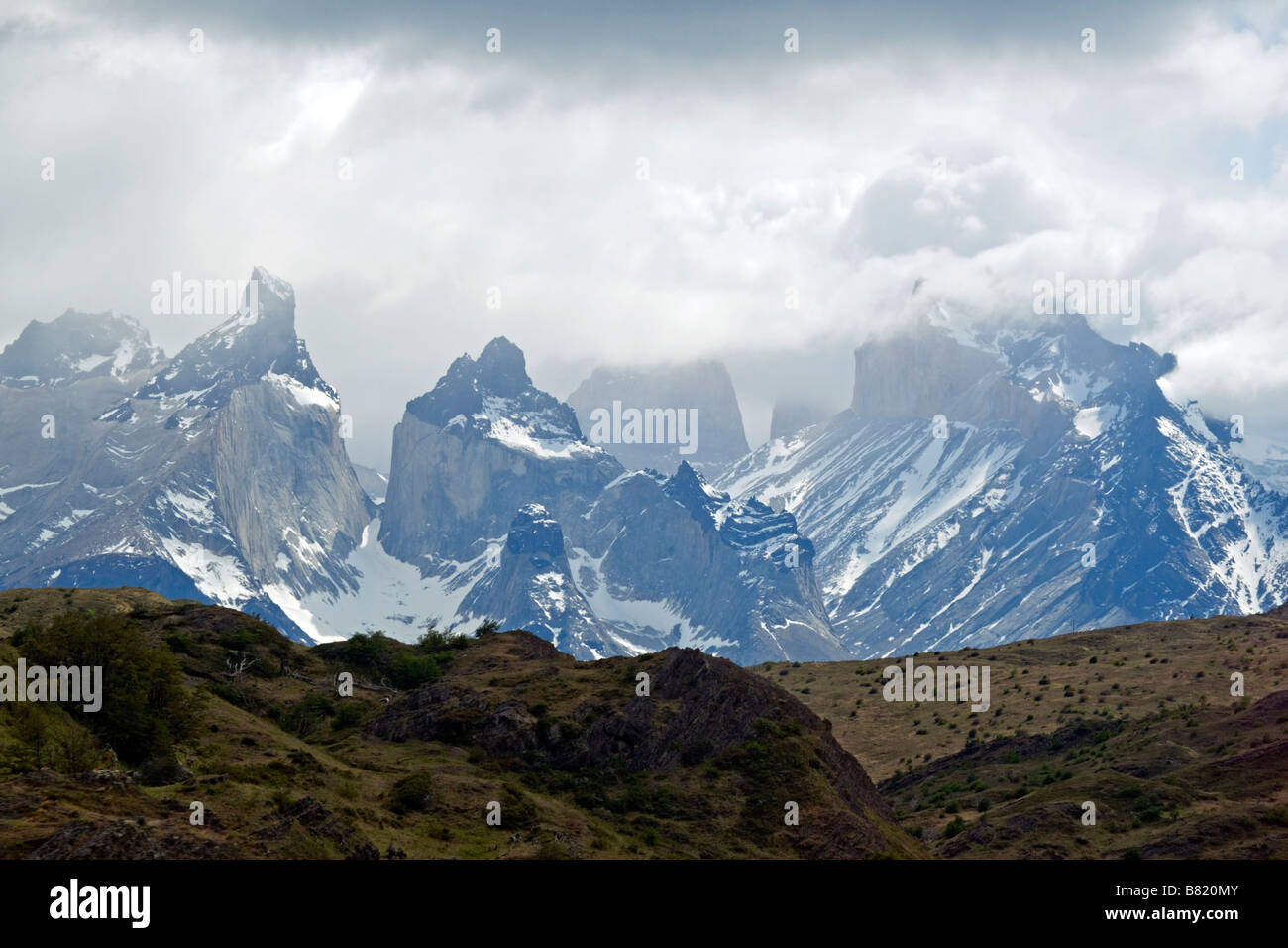 Cero Paine Grande avec le "cornes" en arrière-plan, Torres del Paine Banque D'Images