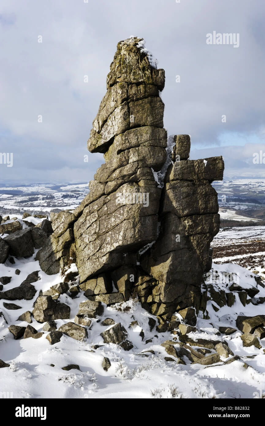 Neige sur une partie de l'Manstone affleurement rocheux sur les Stiperstones, Shropshire Hills, hiver 2009. Banque D'Images