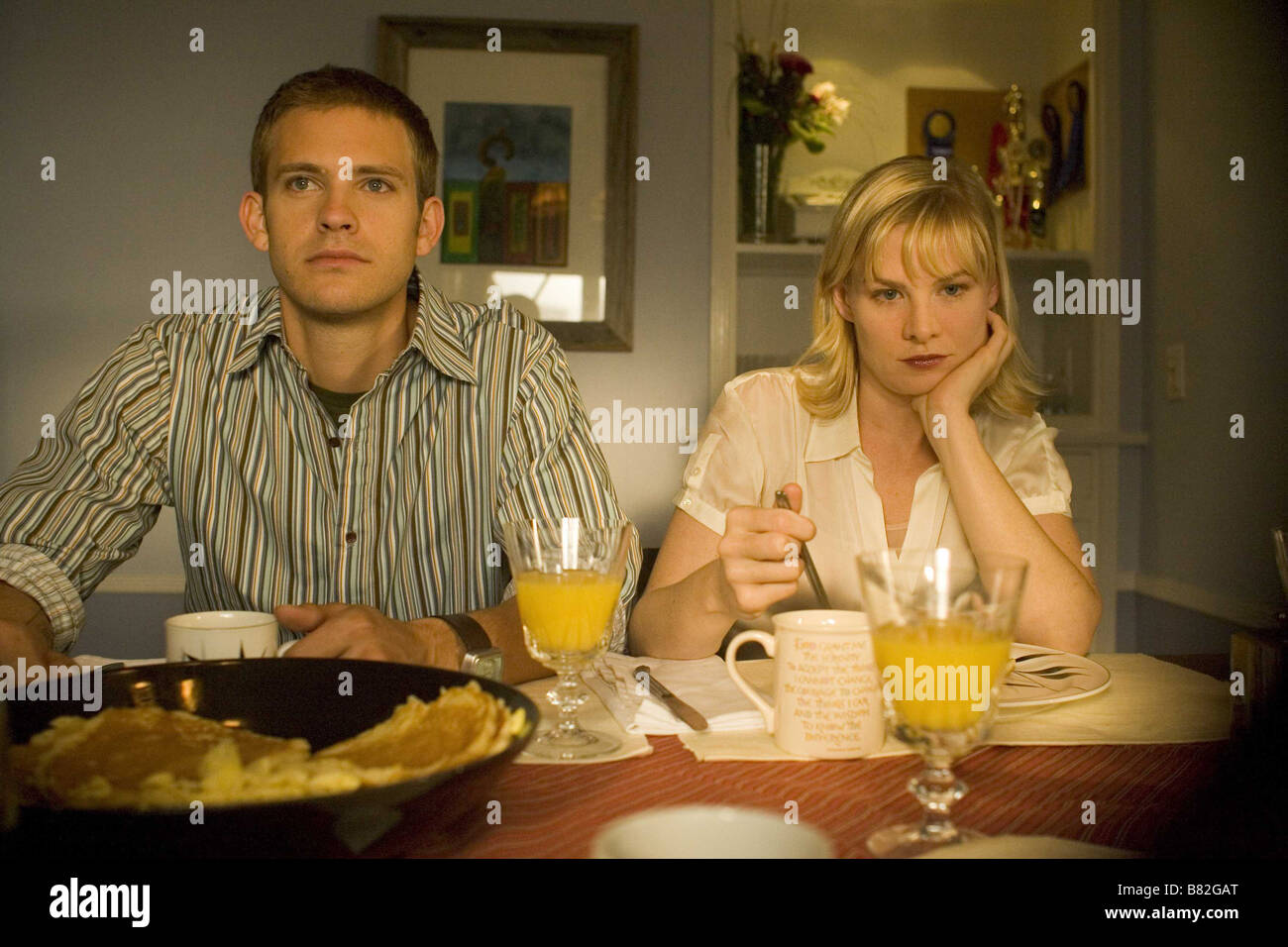 Sleeping Dogs Année : 2007 USA Bryce Johnson, Melinda Page Hamilton Réalisateur : Bob Goldthwait Banque D'Images