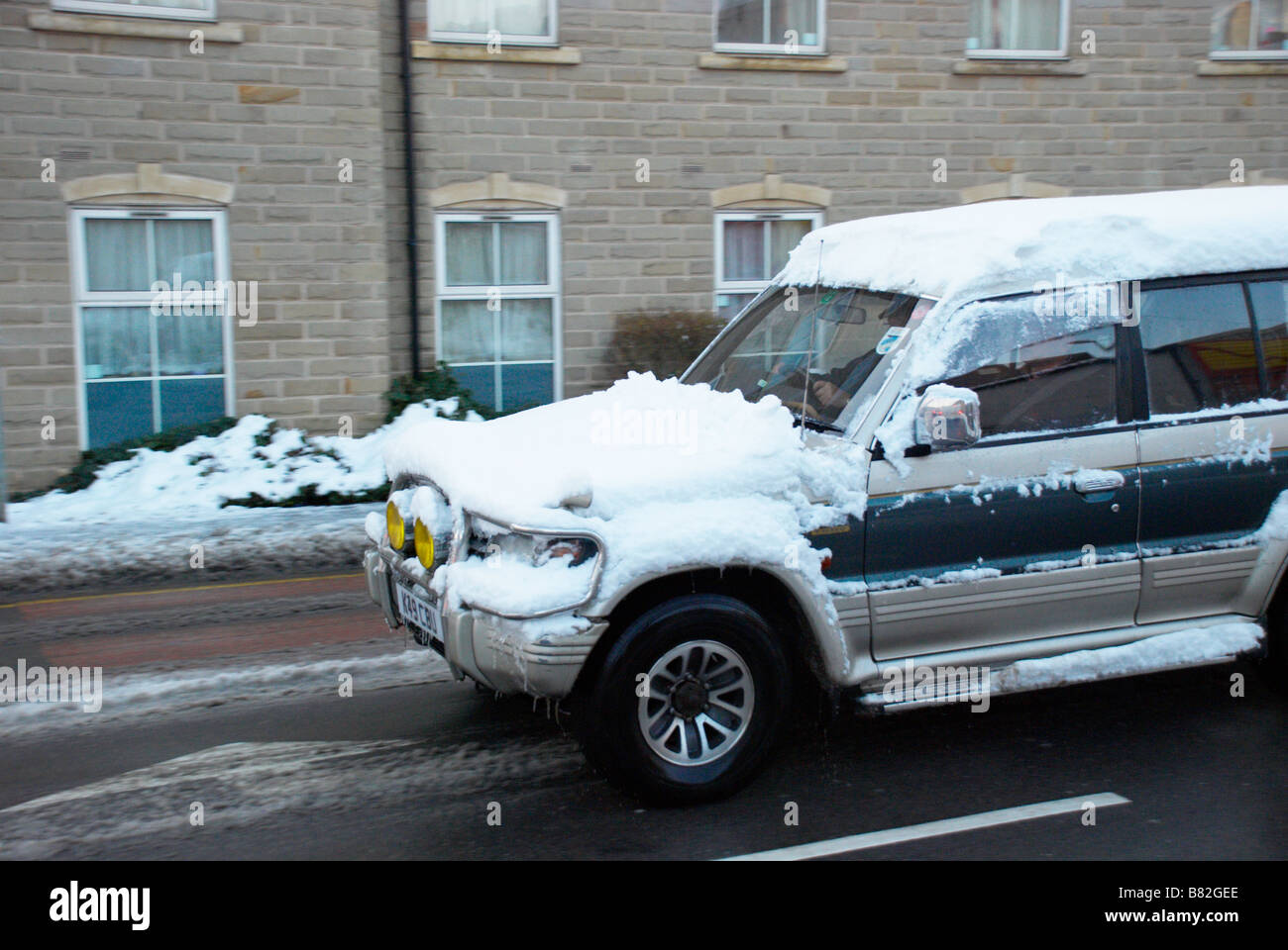 4x4 voiture couverte de neige Banque D'Images