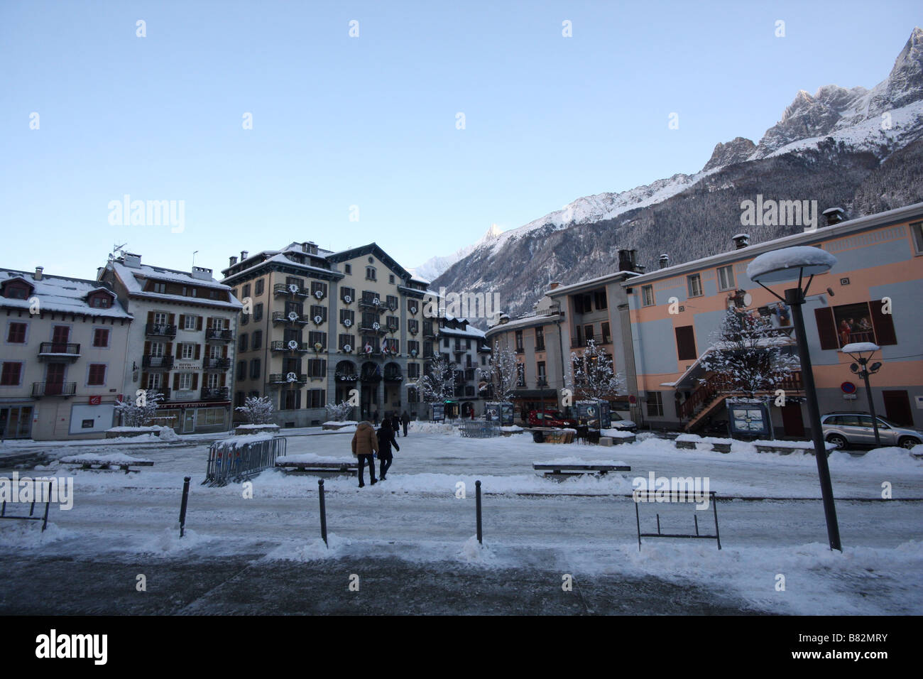 Chamonix snow village Banque de photographies et d'images à haute  résolution - Alamy