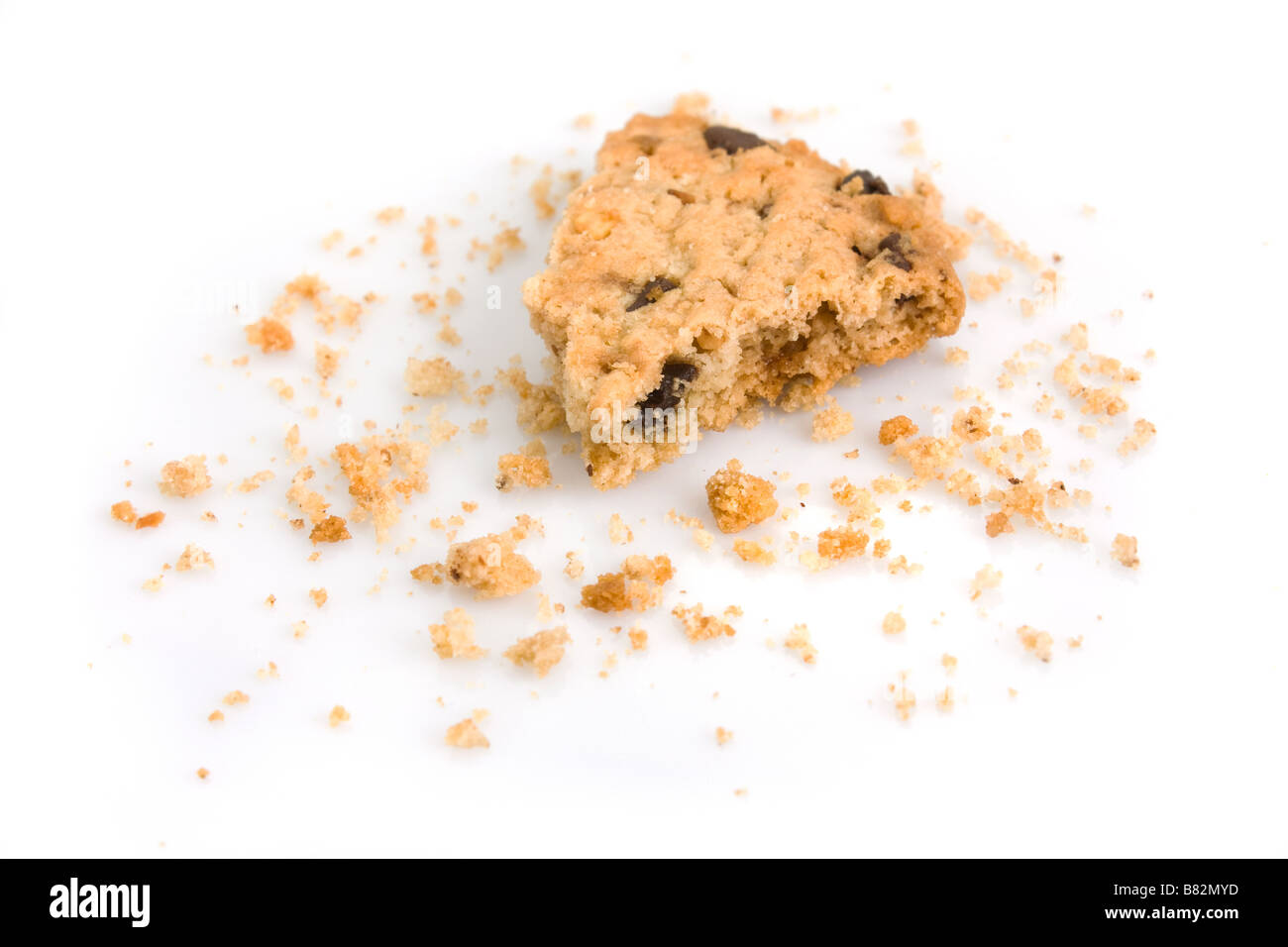 Dernière bouchée d'un biscuit aux brisures de chocolat de miettes Banque D'Images
