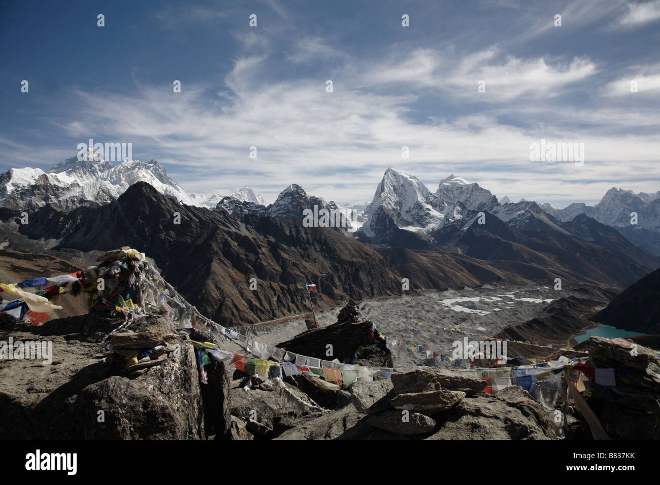 Glacier Ngozumba Everest range et de sommet du Gokyo Ri Banque D'Images