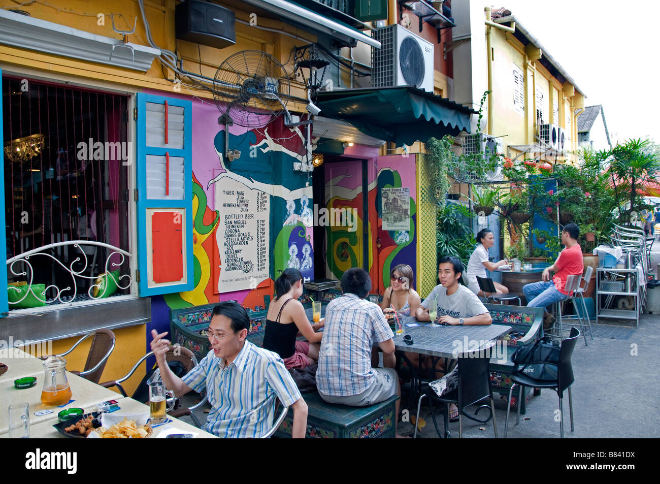 Quartier arabe Singapour Kampong Glam chaussée terrasse restaurant bar cafe Banque D'Images