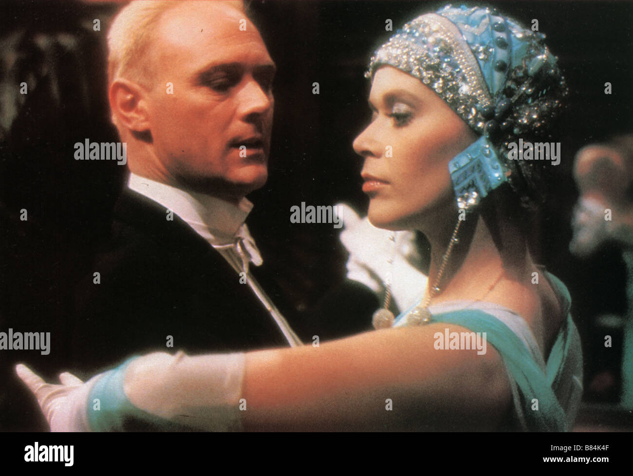 Mata Hari Année : 1985 USA Christopher Cazenove, Sylvia Kristel Réalisateur : Curtis Harrington Banque D'Images