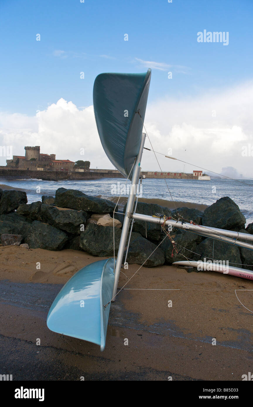 24 janvier 2009 tempête KLaus des dommages-intérêts dans le port de Socoa Pays Basque France Banque D'Images
