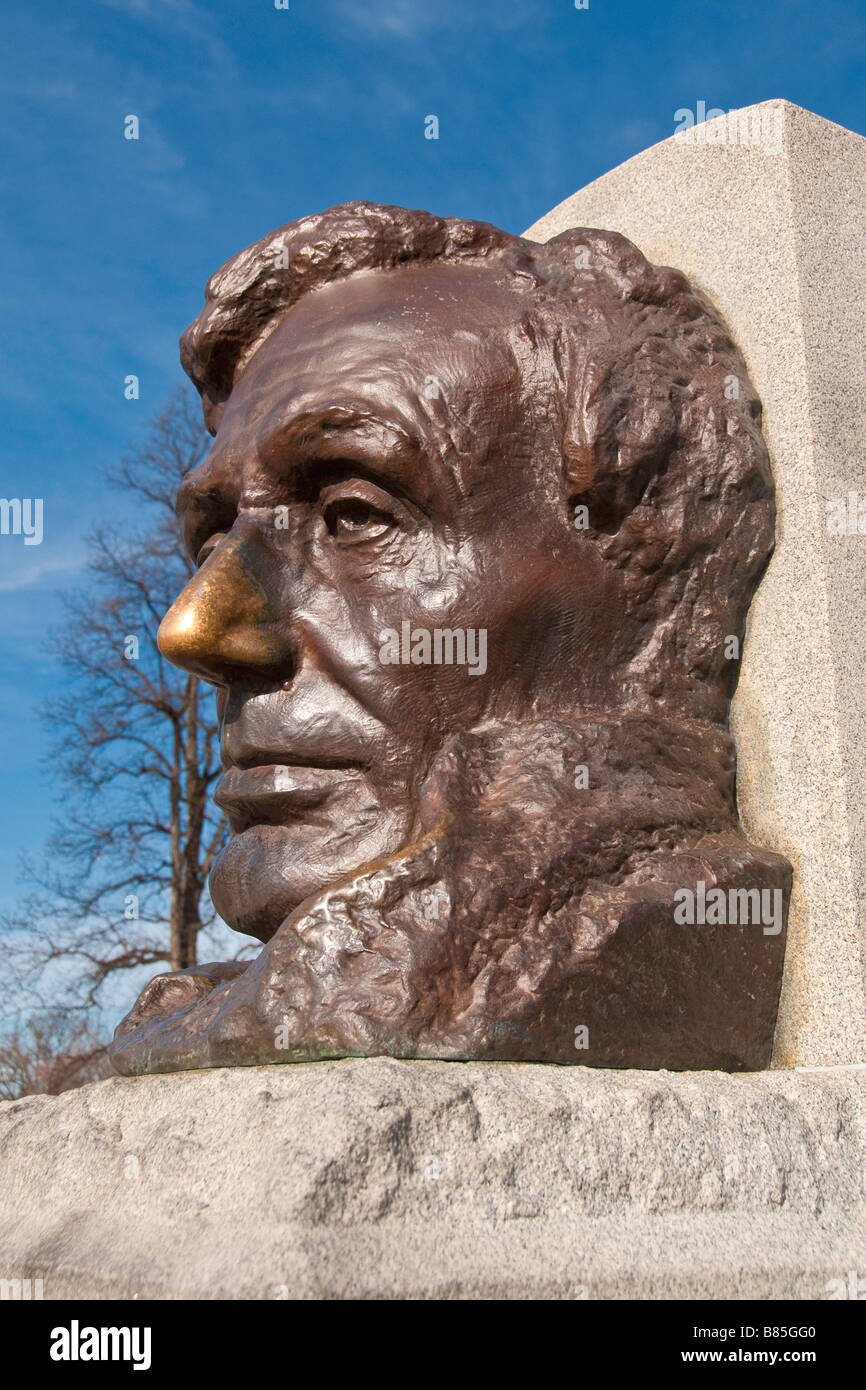 Buste en bronze d'Abraham Lincoln à tombe par Gutzon Borglum Banque D'Images